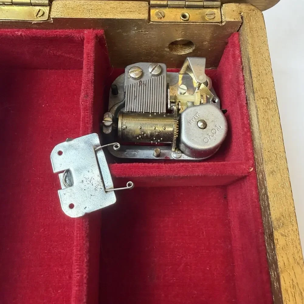VTG Japanese Music Box Jewelry Box Victorian Girl‎ TOYO Works Mid Century Decor